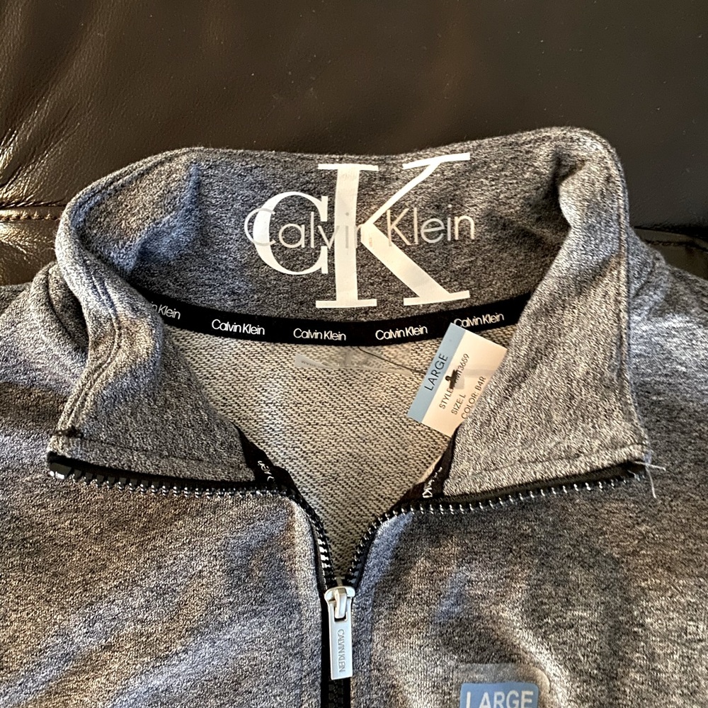 πNWTπ (S,M,XL) Calvin Klein Cropped Sweatshirt - Picture 6 of 7